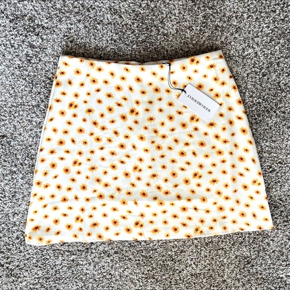 REVOLVE Dresses & Skirts - NWT REVOLVE WeWoreWhat Daisy Floral Satin Mini A Line Slip Skirt Women’s Small